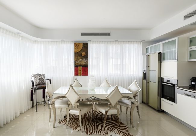 Appartement à Tel Aviv - Jaffa - Penthouse with Terrace & Panoramic View by FeelHome Appartement à Tel Aviv - Jaffa - Penthouse with Terrace & Panoramic View by FeelHome