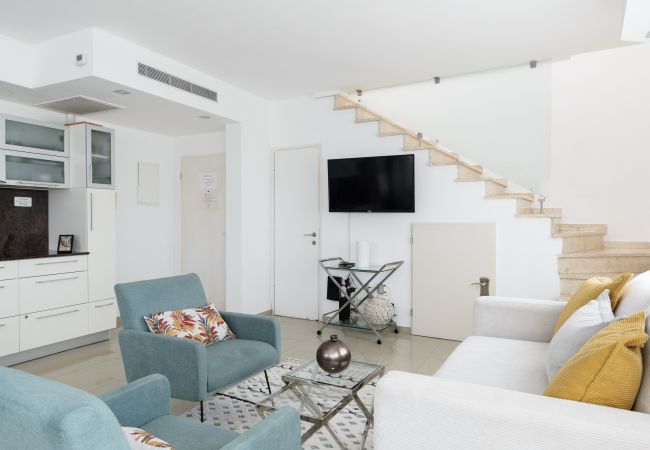 Appartement à Tel Aviv - Jaffa - Penthouse with Terrace & Panoramic View by FeelHome Appartement à Tel Aviv - Jaffa - Penthouse with Terrace & Panoramic View by FeelHome