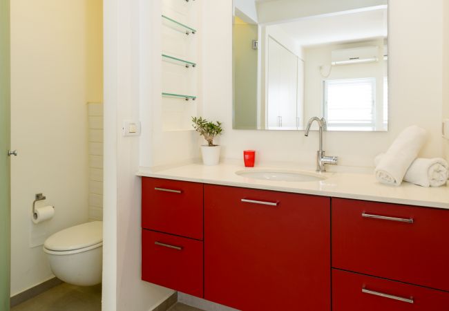 Appartement à Tel Aviv - Jaffa - MIKLAT Full Comfort 1BR near Frishman Beach by FeelHome Appartement à Tel Aviv - Jaffa - MIKLAT Full Comfort 1BR near Frishman Beach by FeelHome