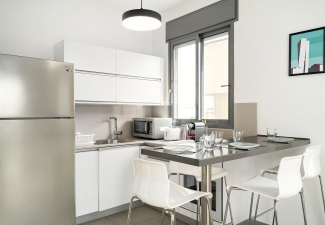 Appartement à Tel Aviv - Jaffa - MAMAD Beach & City Center with Sea View by FeelHome Appartement à Tel Aviv - Jaffa - MAMAD Beach & City Center with Sea View by FeelHome