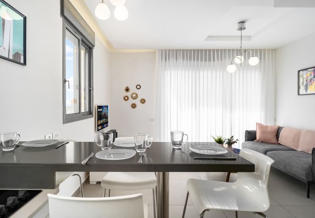 Appartement à Tel Aviv - Jaffa - MAMAD Beach & City Center with Sea View by FeelHome Appartement à Tel Aviv - Jaffa - MAMAD Beach & City Center with Sea View by FeelHome