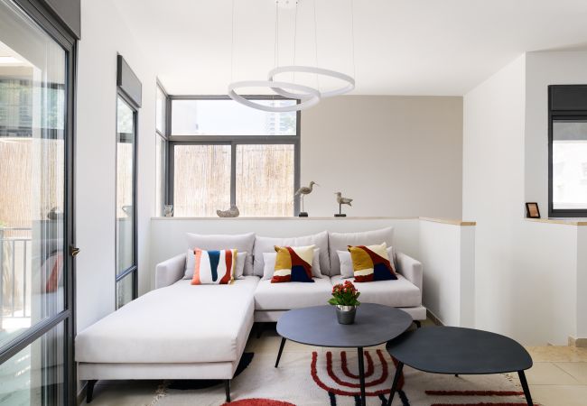 Appartement à Tel Aviv - Jaffa - MAMAD Elegant Duplex with XL Patio by FeelHome Appartement à Tel Aviv - Jaffa - MAMAD Elegant Duplex with XL Patio by FeelHome