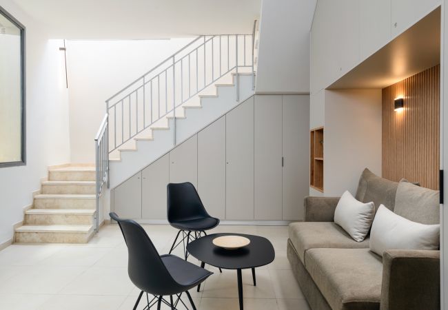 Appartement à Tel Aviv - Jaffa - MAMAD Elegant Duplex with XL Patio by FeelHome Appartement à Tel Aviv - Jaffa - MAMAD Elegant Duplex with XL Patio by FeelHome