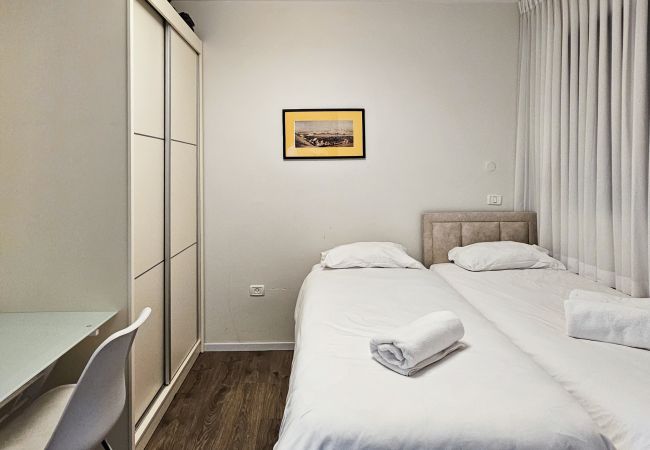 Appartement à Jerusalem - MAMAD Design & Veranda next to Mahane Yehuda Market by FeelHome Appartement à Jerusalem - MAMAD Design & Veranda next to Mahane Yehuda Market by FeelHome