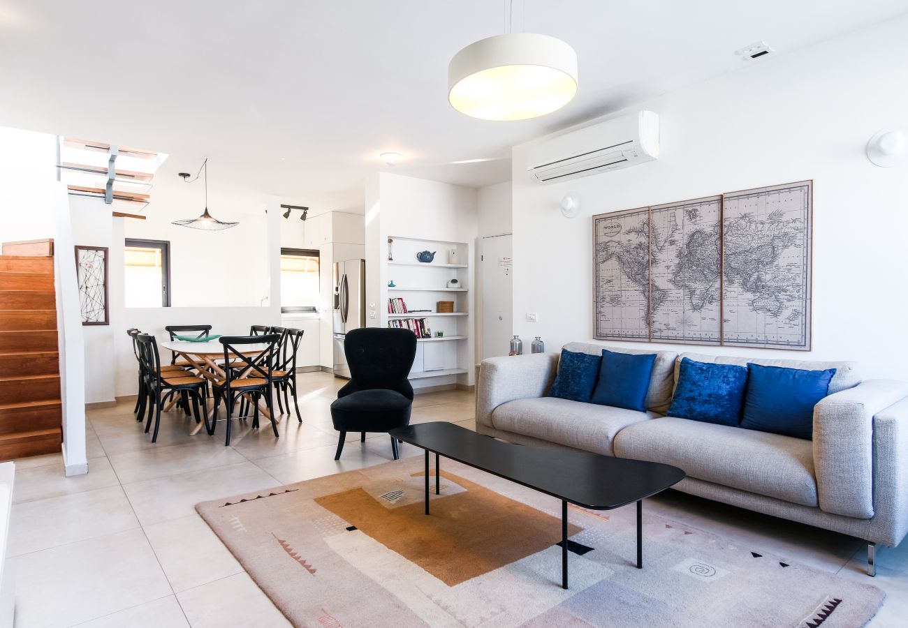 Appartement à Tel Aviv - Jaffa - MIKLAT 4BR Chic Duplex Penthouse with Terrace by FeelHome Appartement à Tel Aviv - Jaffa - MIKLAT 4BR Chic Duplex Penthouse with Terrace by FeelHome