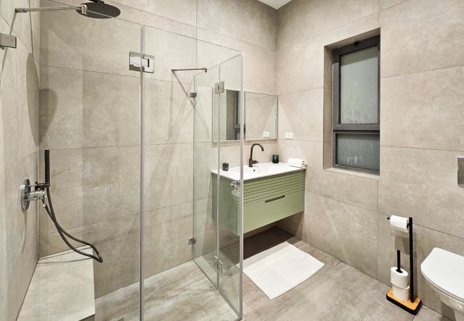 Appartement à Tel Aviv - Jaffa - Design & Balcony in City Center by FeelHome Appartement à Tel Aviv - Jaffa - Design & Balcony in City Center by FeelHome