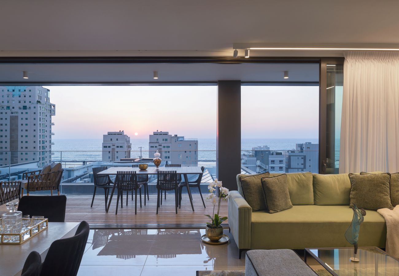 Appartement à Tel Aviv - Jaffa - MAMAD Luxury 2BR with Terrace & Sea View by FeelHome