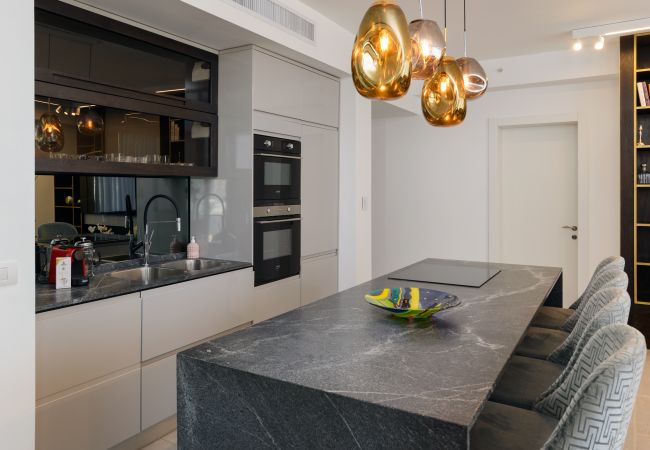 Appartement à Tel Aviv - Jaffa - MAMAD Luxury Executive 4BR with Terrace & Sea View by FeelHome Appartement à Tel Aviv - Jaffa - MAMAD Luxury Executive 4BR with Terrace & Sea View by FeelHome