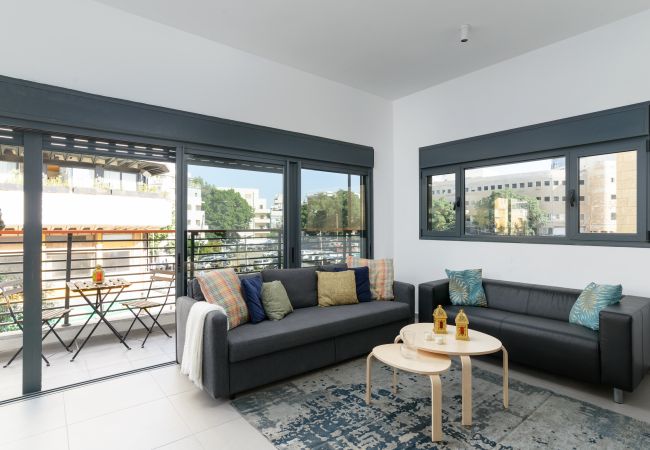 Appartement à Tel Aviv - Jaffa - MAMAD New Bright 2BR with Balcony near Beach by FeelHome Appartement à Tel Aviv - Jaffa - MAMAD New Bright 2BR with Balcony near Beach by FeelHome