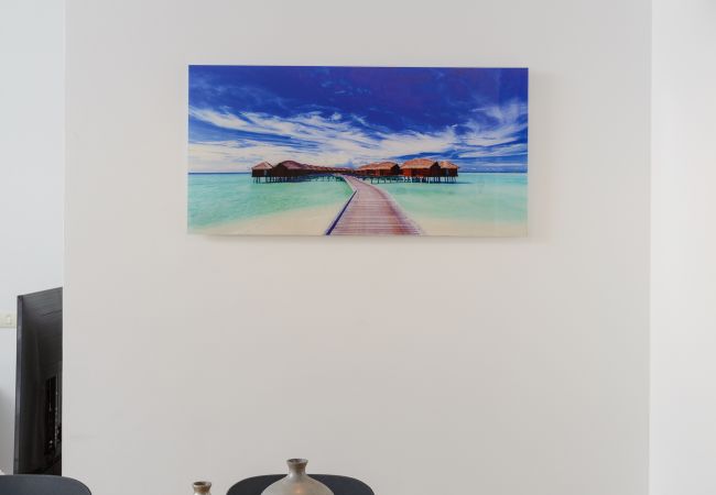 Appartement à Tel Aviv - Jaffa - MAMAD New Bright 2BR with Balcony near Beach by FeelHome Appartement à Tel Aviv - Jaffa - MAMAD New Bright 2BR with Balcony near Beach by FeelHome