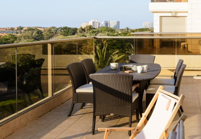 Appartement à Tel Aviv - Jaffa - MAMAD Comfort Apt Terrace & View on the Hills by FeelHome Appartement à Tel Aviv - Jaffa - MAMAD Comfort Apt Terrace & View on the Hills by FeelHome