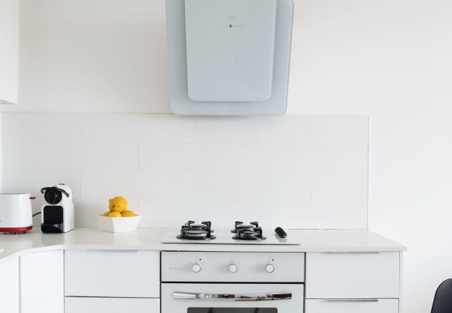 Appartement à Tel Aviv - Jaffa - MAMAD Bright & Chic Condo with Pool & Unique View by FeelHome Appartement à Tel Aviv - Jaffa - MAMAD Bright & Chic Condo with Pool & Unique View by FeelHome