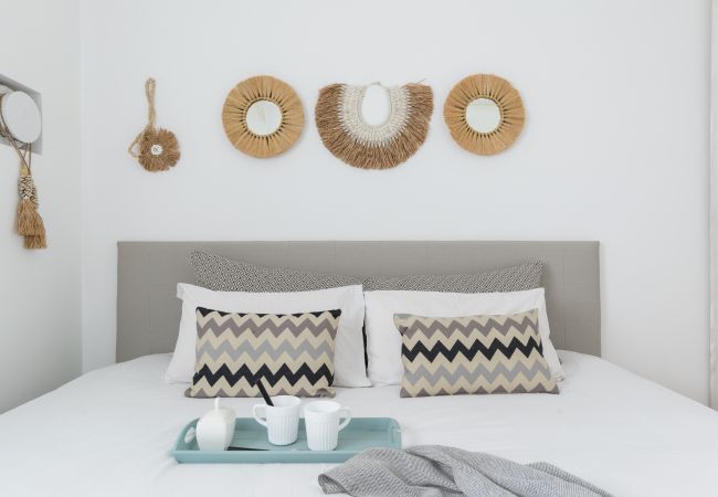 Appartement à Tel Aviv - Jaffa - MAMAD Bright & Chic Condo with Pool & Unique View by FeelHome Appartement à Tel Aviv - Jaffa - MAMAD Bright & Chic Condo with Pool & Unique View by FeelHome