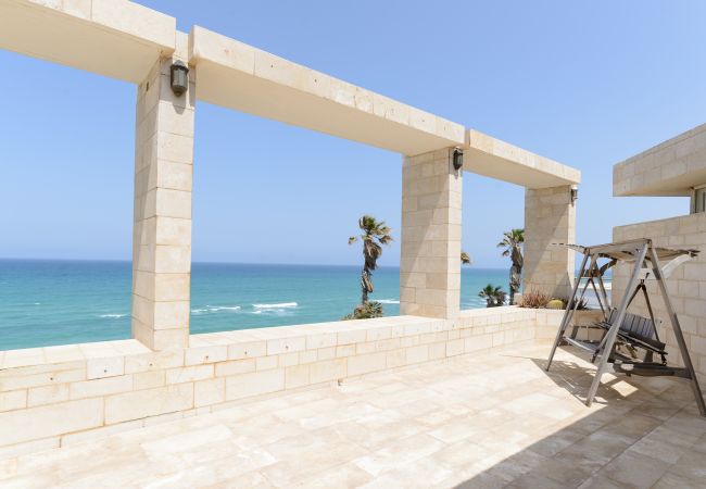 Villa à Netanya - MAMAD Coastal Mansion Private Pool in Netanya by FeelHome Villa à Netanya - MAMAD Coastal Mansion Private Pool in Netanya by FeelHome