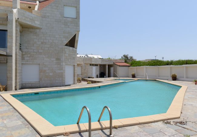 Villa à Netanya - MAMAD Coastal Mansion Private Pool in Netanya by FeelHome Villa à Netanya - MAMAD Coastal Mansion Private Pool in Netanya by FeelHome
