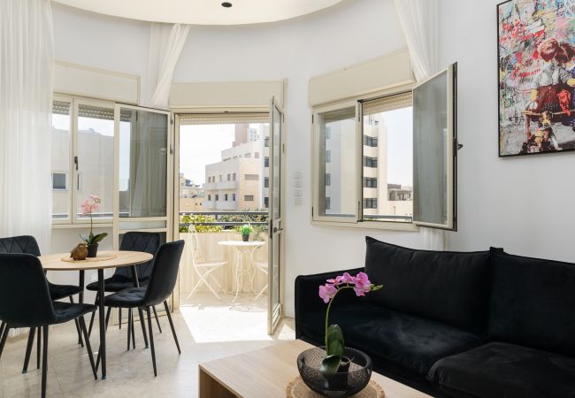  à Tel Aviv - Jaffa - Bauhaus 2BR with Sea View & Balcony by FeelHome