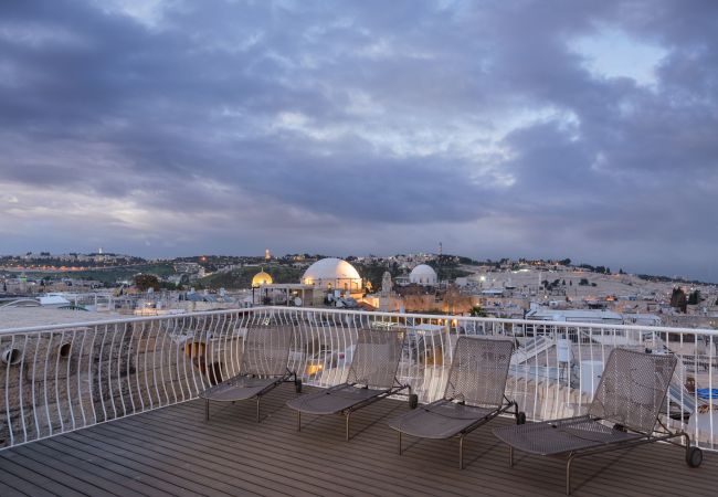  à Jerusalem - Old City Luxury Duplex with Rooftop by FeelHome