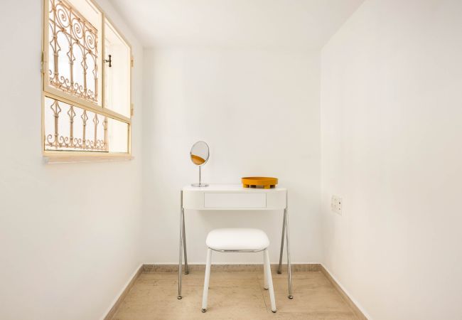 Appartement à Tel Aviv - Jaffa - MAMAD Designer Gem Secret Patio & Jacuzzi Near Beach by FeelHome Appartement à Tel Aviv - Jaffa - MAMAD Designer Gem Secret Patio & Jacuzzi Near Beach by FeelHome