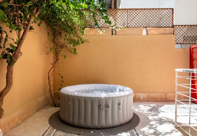 Appartement à Tel Aviv - Jaffa - MAMAD Designer Gem Secret Patio & Jacuzzi Near Beach by FeelHome Appartement à Tel Aviv - Jaffa - MAMAD Designer Gem Secret Patio & Jacuzzi Near Beach by FeelHome