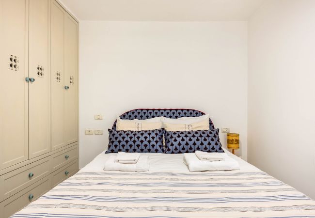 Appartement à Tel Aviv - Jaffa - MAMAD Designer Gem Secret Patio & Jacuzzi Near Beach by FeelHome Appartement à Tel Aviv - Jaffa - MAMAD Designer Gem Secret Patio & Jacuzzi Near Beach by FeelHome