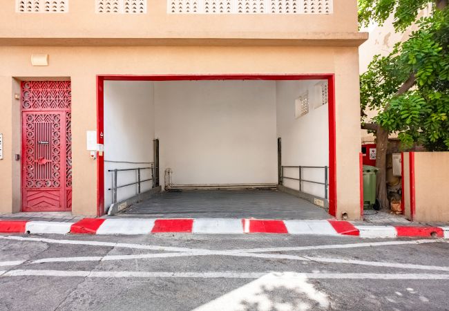 Appartement à Tel Aviv - Jaffa - MAMAD Designer Gem Secret Patio & Jacuzzi Near Beach by FeelHome Appartement à Tel Aviv - Jaffa - MAMAD Designer Gem Secret Patio & Jacuzzi Near Beach by FeelHome