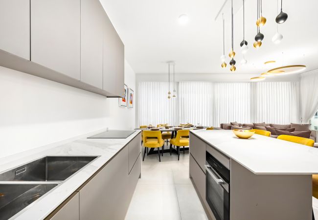 Appartement à Tel Aviv - Jaffa - MAMAD Luxury 3BR Next to Geula Beach by FeelHome Appartement à Tel Aviv - Jaffa - MAMAD Luxury 3BR Next to Geula Beach by FeelHome