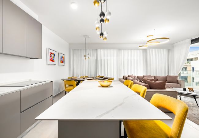 Appartement à Tel Aviv - Jaffa - MAMAD Luxury 3BR Next to Geula Beach by FeelHome Appartement à Tel Aviv - Jaffa - MAMAD Luxury 3BR Next to Geula Beach by FeelHome