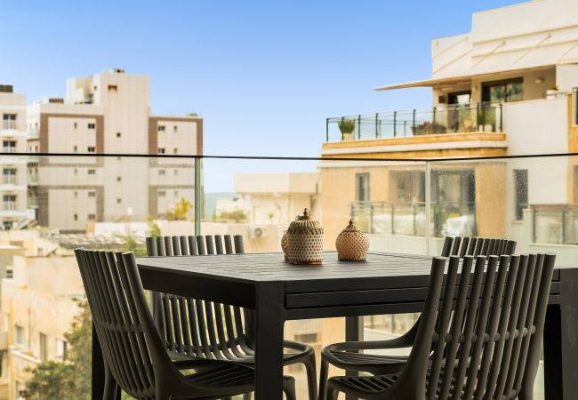 Appartement à Tel Aviv - Jaffa - MAMAD Luxury 3BR Next to Geula Beach by FeelHome Appartement à Tel Aviv - Jaffa - MAMAD Luxury 3BR Next to Geula Beach by FeelHome