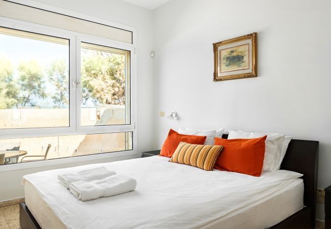 Villa à Beit Yanai - Cliffside Rustic & Charming Villa by FeelHome Villa à Beit Yanai - Cliffside Rustic & Charming Villa by FeelHome