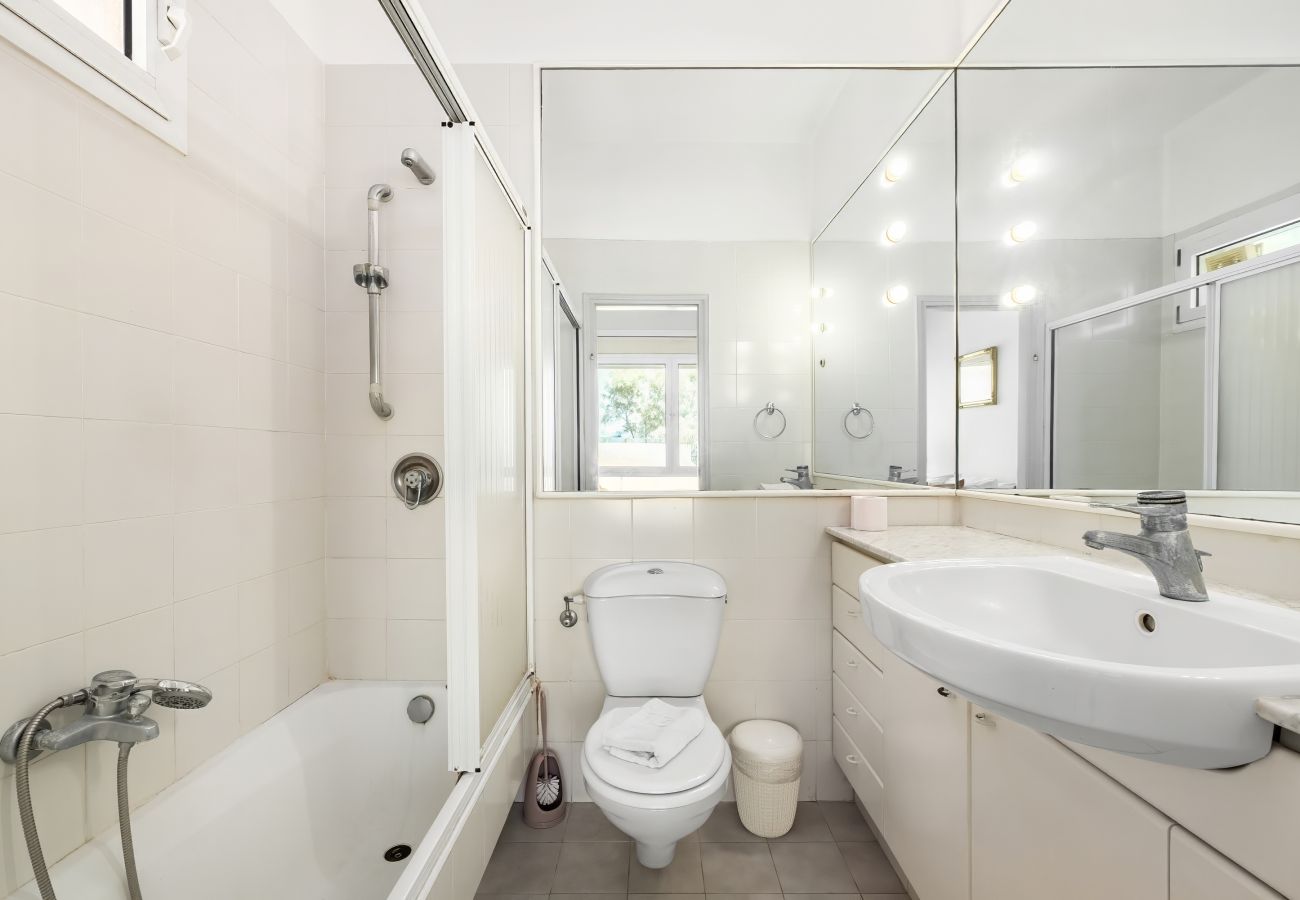 Villa à Beit Yanai - Cliffside Rustic & Charming Villa by FeelHome Villa à Beit Yanai - Cliffside Rustic & Charming Villa by FeelHome