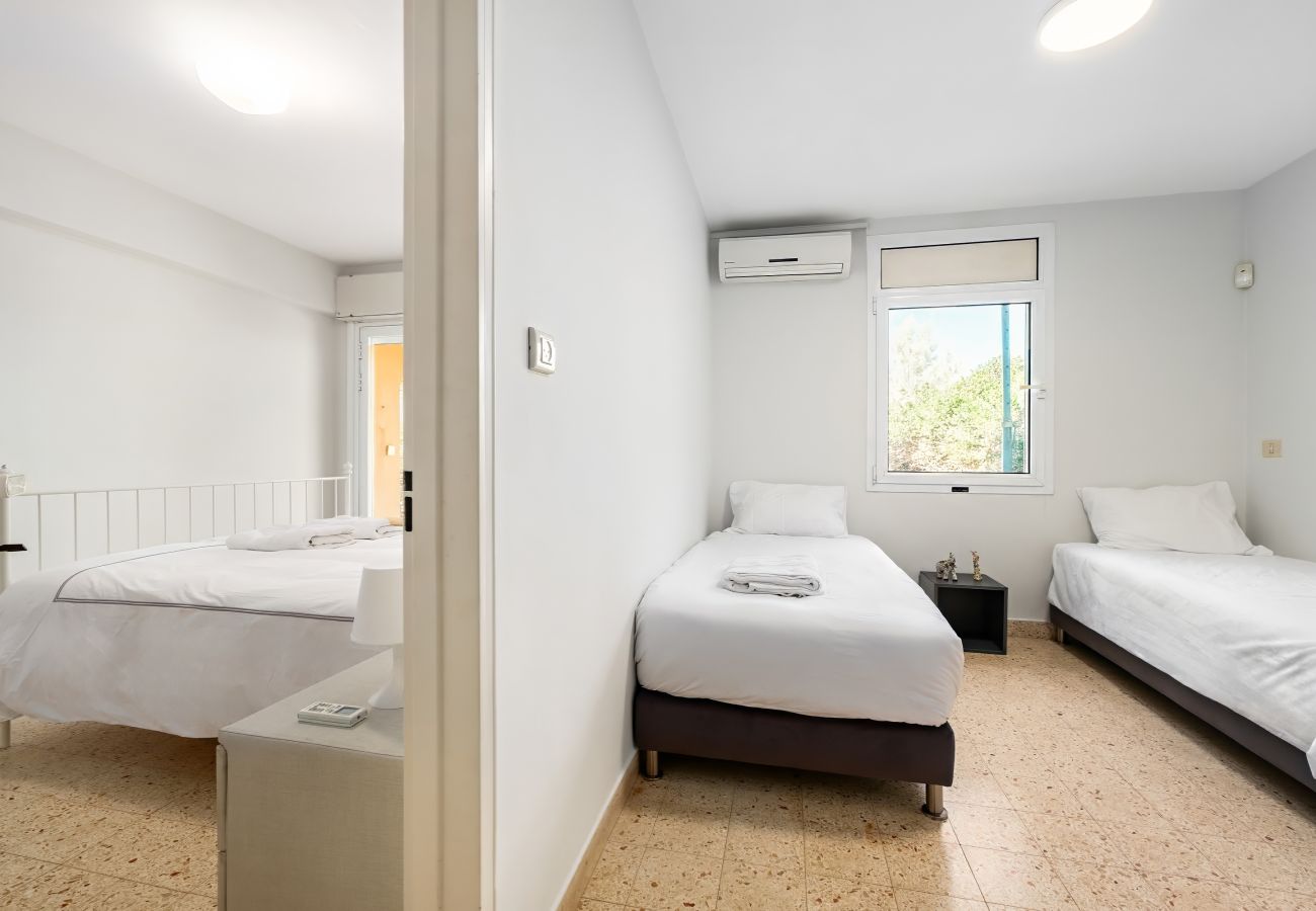 Villa à Beit Yanai - Cliffside Rustic & Charming Villa by FeelHome Villa à Beit Yanai - Cliffside Rustic & Charming Villa by FeelHome