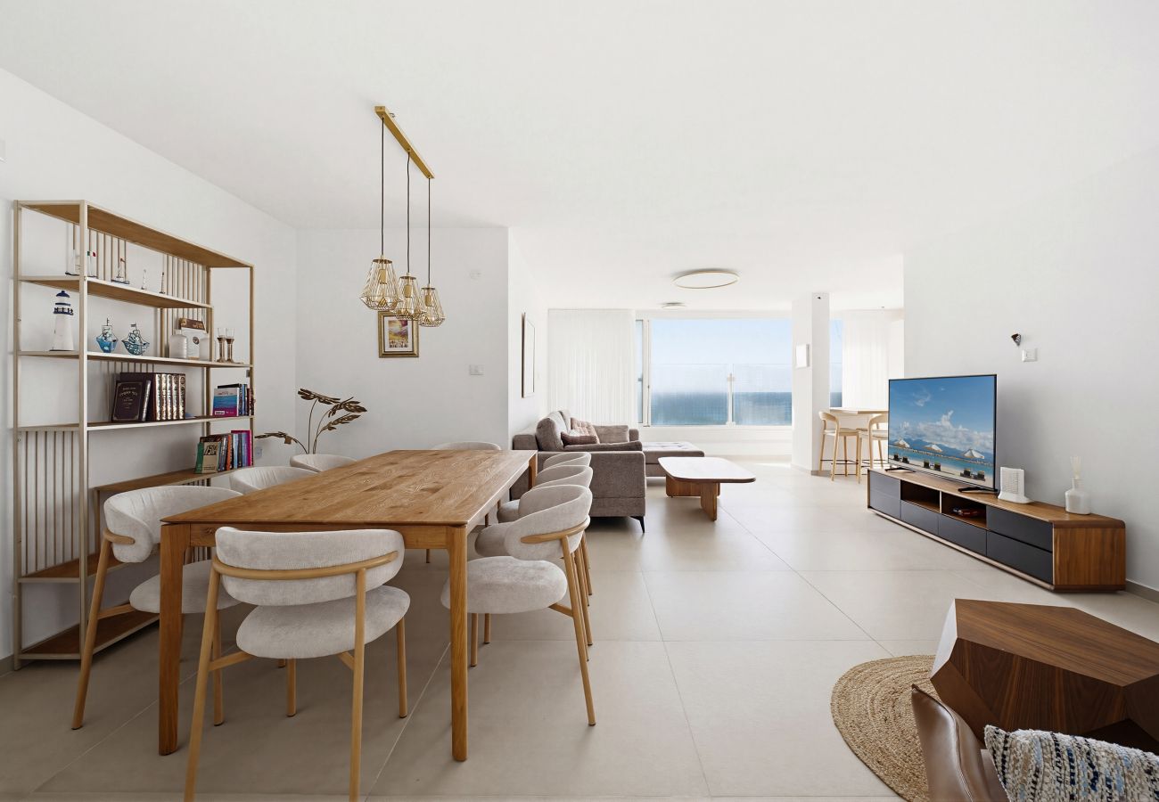 Appartement à Netanya - MIKLAT Family Friendly & Stunning Sea View by FeelHome