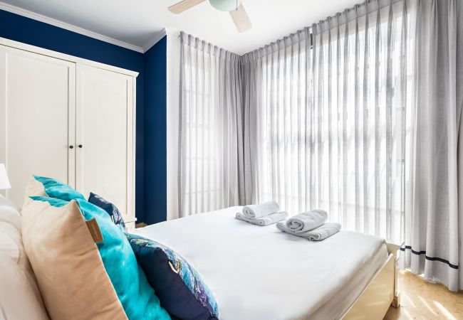 Apartamento em Tel Aviv - Jaffa - MAMAD, Penthouse & Jacuzzi in Neve Tzedek by FeelHome Apartamento em Tel Aviv - Jaffa - MAMAD, Penthouse & Jacuzzi in Neve Tzedek by FeelHome