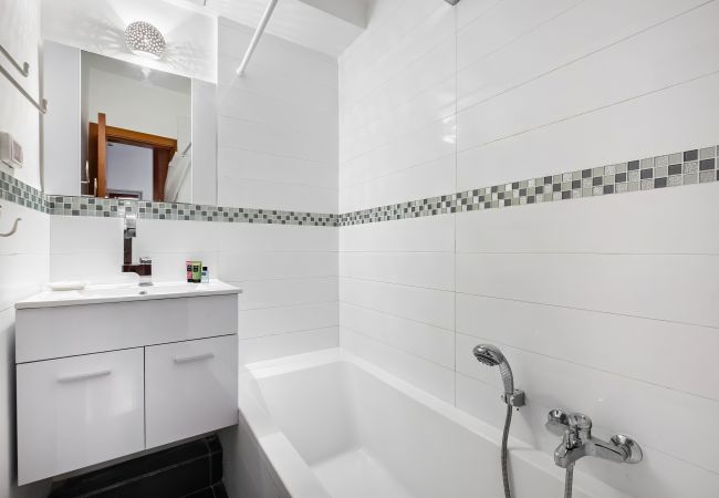 Apartamento em Tel Aviv - Jaffa - MAMAD, Penthouse & Jacuzzi in Neve Tzedek by FeelHome Apartamento em Tel Aviv - Jaffa - MAMAD, Penthouse & Jacuzzi in Neve Tzedek by FeelHome