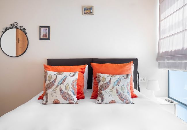 Apartamento em Tel Aviv - Jaffa - MAMAD, Penthouse & Jacuzzi in Neve Tzedek by FeelHome Apartamento em Tel Aviv - Jaffa - MAMAD, Penthouse & Jacuzzi in Neve Tzedek by FeelHome