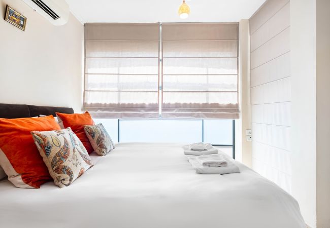 Apartamento em Tel Aviv - Jaffa - MAMAD, Penthouse & Jacuzzi in Neve Tzedek by FeelHome Apartamento em Tel Aviv - Jaffa - MAMAD, Penthouse & Jacuzzi in Neve Tzedek by FeelHome