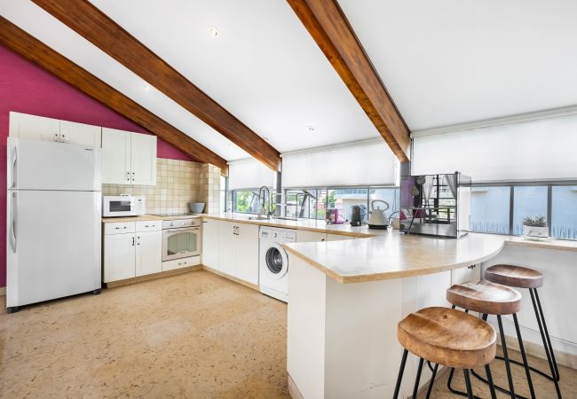 Apartamento em Tel Aviv - Jaffa - MAMAD, Penthouse & Jacuzzi in Neve Tzedek by FeelHome Apartamento em Tel Aviv - Jaffa - MAMAD, Penthouse & Jacuzzi in Neve Tzedek by FeelHome