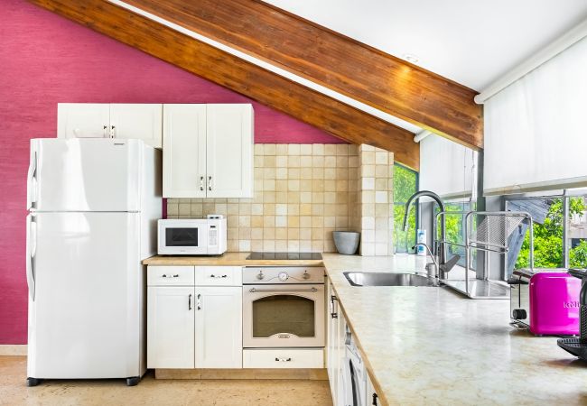 Apartamento em Tel Aviv - Jaffa - MAMAD, Penthouse & Jacuzzi in Neve Tzedek by FeelHome Apartamento em Tel Aviv - Jaffa - MAMAD, Penthouse & Jacuzzi in Neve Tzedek by FeelHome