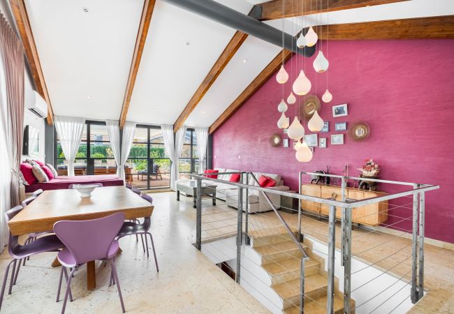 Apartamento em Tel Aviv - Jaffa - MAMAD, Penthouse & Jacuzzi in Neve Tzedek by FeelHome Apartamento em Tel Aviv - Jaffa - MAMAD, Penthouse & Jacuzzi in Neve Tzedek by FeelHome