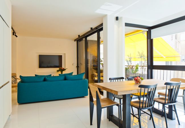 Apartamento em Tel Aviv - Jaffa - Elegant 2BR & Veranda close to Beach by FeelHome Apartamento em Tel Aviv - Jaffa - Elegant 2BR & Veranda close to Beach by FeelHome