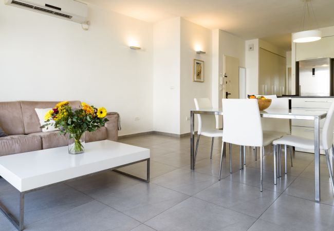 Apartamento em Tel Aviv - Jaffa - MIKLAT Full Comfort 1BR near Frishman Beach by FeelHome Apartamento em Tel Aviv - Jaffa - MIKLAT Full Comfort 1BR near Frishman Beach by FeelHome