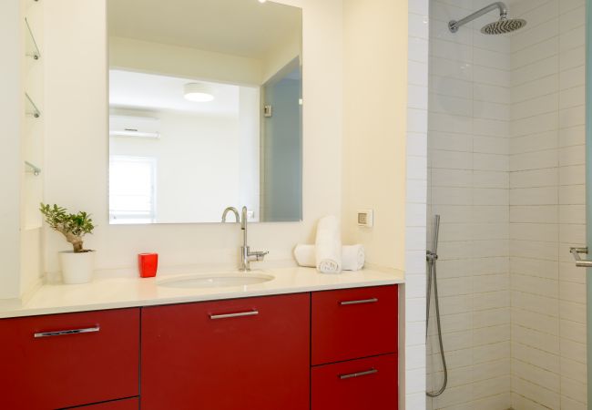 Apartamento em Tel Aviv - Jaffa - MIKLAT Full Comfort 1BR near Frishman Beach by FeelHome Apartamento em Tel Aviv - Jaffa - MIKLAT Full Comfort 1BR near Frishman Beach by FeelHome