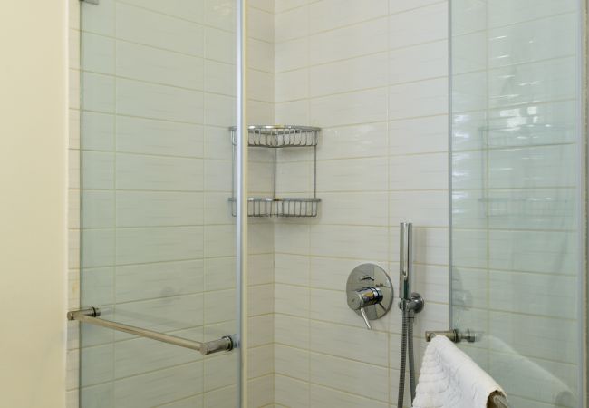 Apartamento em Tel Aviv - Jaffa - MIKLAT Full Comfort 1BR near Frishman Beach by FeelHome Apartamento em Tel Aviv - Jaffa - MIKLAT Full Comfort 1BR near Frishman Beach by FeelHome