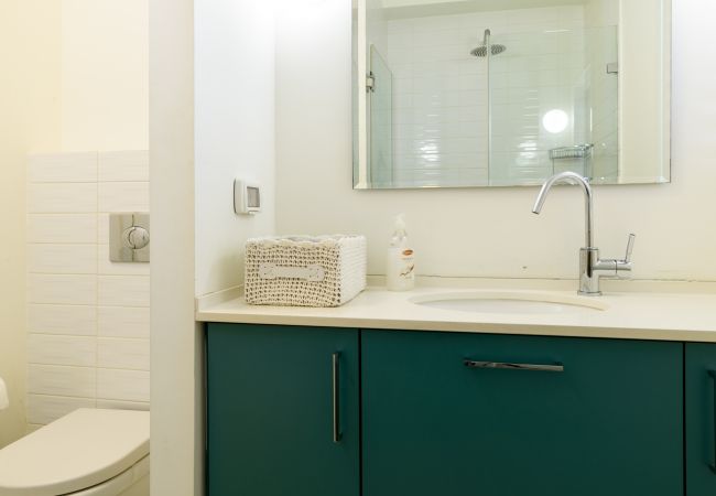 Apartamento em Tel Aviv - Jaffa - MIKLAT Full Comfort 1BR near Frishman Beach by FeelHome Apartamento em Tel Aviv - Jaffa - MIKLAT Full Comfort 1BR near Frishman Beach by FeelHome