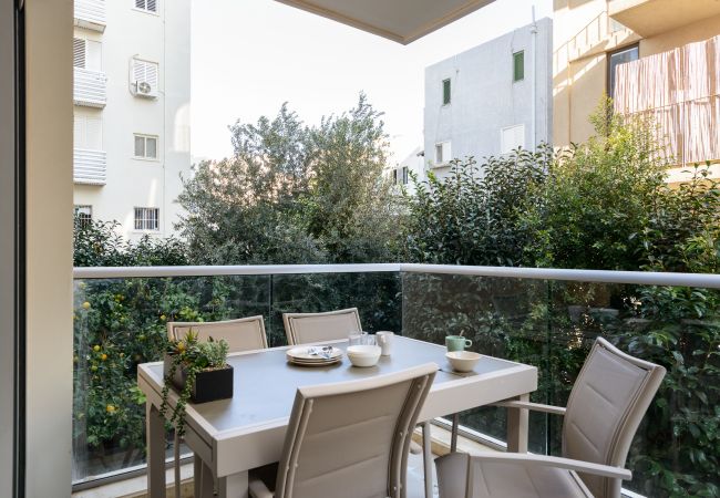 Apartamento em Tel Aviv - Jaffa - MAMAD Quiet Hideaway & Terrace near Beach by FeelHome Apartamento em Tel Aviv - Jaffa - MAMAD Quiet Hideaway & Terrace near Beach by FeelHome