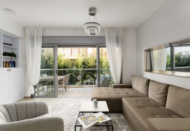 Apartamento em Tel Aviv - Jaffa - Quiet Hideaway & Terrace near Beach by FeelHome