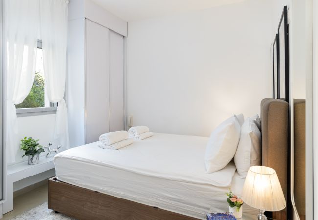 Apartamento em Tel Aviv - Jaffa - MAMAD Quiet Hideaway & Terrace near Beach by FeelHome Apartamento em Tel Aviv - Jaffa - MAMAD Quiet Hideaway & Terrace near Beach by FeelHome