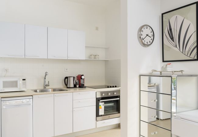 Apartamento em Tel Aviv - Jaffa - MAMAD Quiet Hideaway & Terrace near Beach by FeelHome Apartamento em Tel Aviv - Jaffa - MAMAD Quiet Hideaway & Terrace near Beach by FeelHome