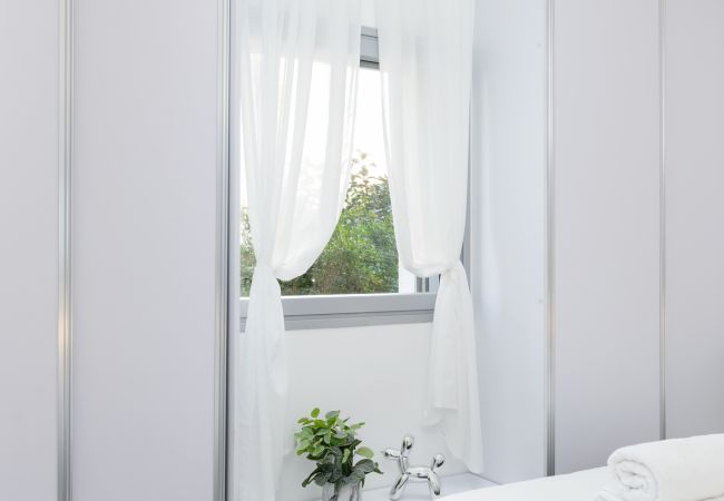 Apartamento em Tel Aviv - Jaffa - MAMAD Quiet Hideaway & Terrace near Beach by FeelHome Apartamento em Tel Aviv - Jaffa - MAMAD Quiet Hideaway & Terrace near Beach by FeelHome