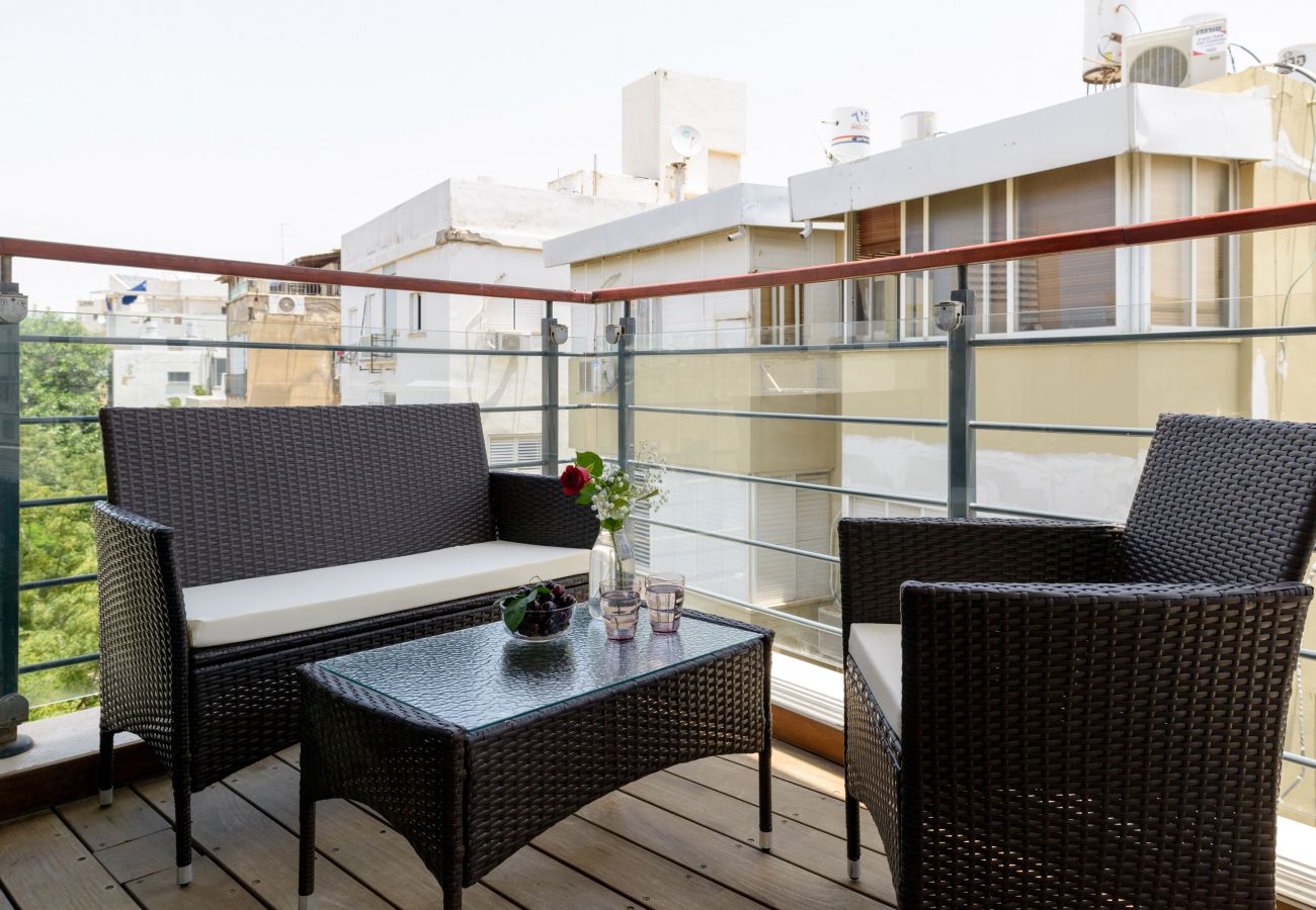 Apartamento em Tel Aviv - Jaffa - MAMAD Comfort 3BR & Balcony in City Center by FeelHome Apartamento em Tel Aviv - Jaffa - MAMAD Comfort 3BR & Balcony in City Center by FeelHome